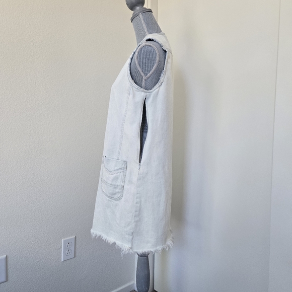 Blank NYC All About Me Light Wash Denim Frayed Shift Dress size Medium - Picture 9 of 16